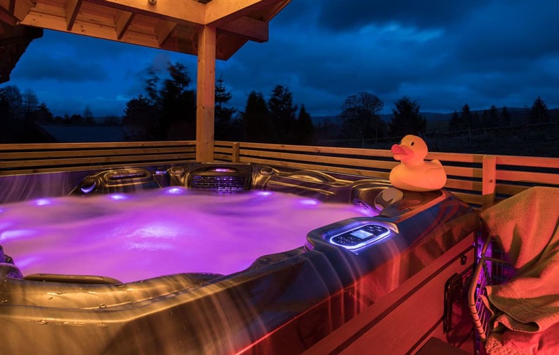 Rough Fell Lodge, Ravenstonedale, near Kirkby Stephen sleeps 6 people