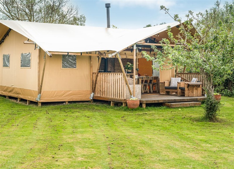 Rusty Lane Safari Lodge, Seend, near Melksham has a hot tub