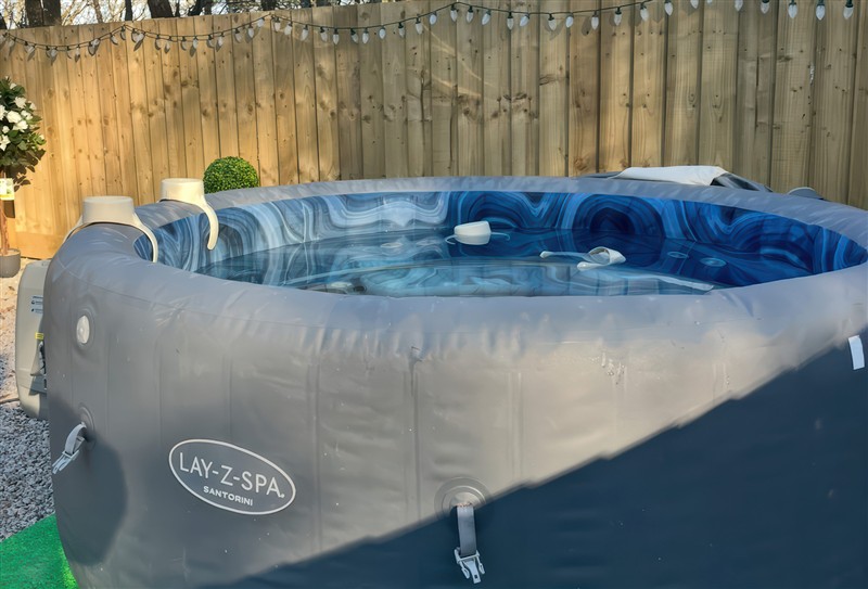 Sea La Vie, Perranporth, Cornwall sleeps 2 people