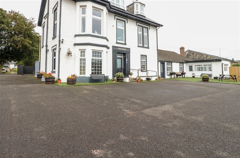 Seaview Wellness Retreat, Carnoustie, Angus sleeps 15 people