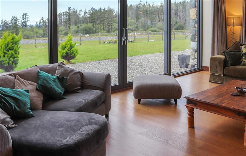 Snowdon Summit View, Nebo, near Caeranrfon sleeps 12 people