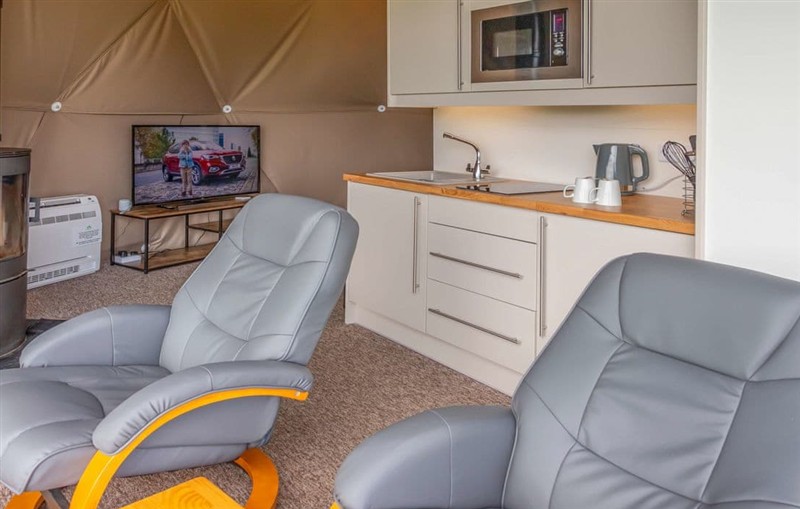 Snowdrop, Brynteg, near Benllech sleeps 2 people