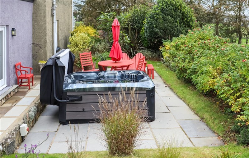 Snowdrop Cottage, St Davids sleeps 2 people