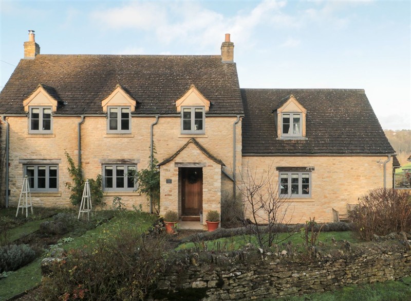 Spring View, Kingscote, Gloucestershire, Cotswolds has a hot tub