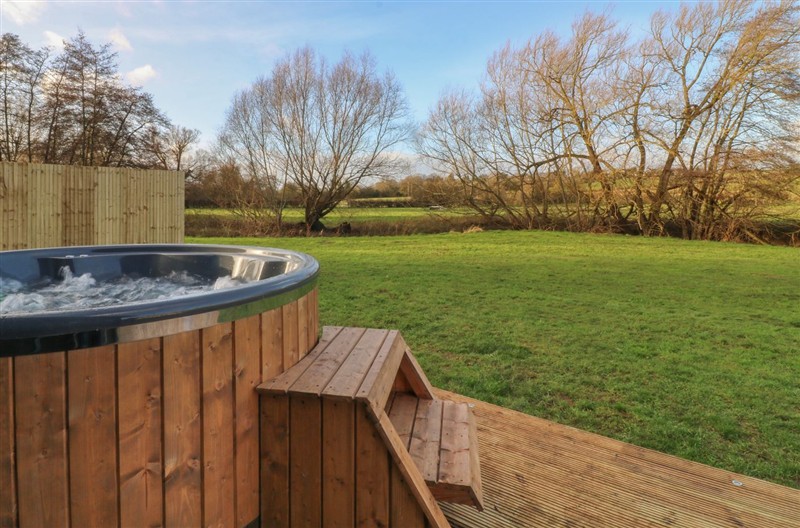 Squirrel's Nest, South Luffenham near Edith Weston, Rutland sleeps 4 people