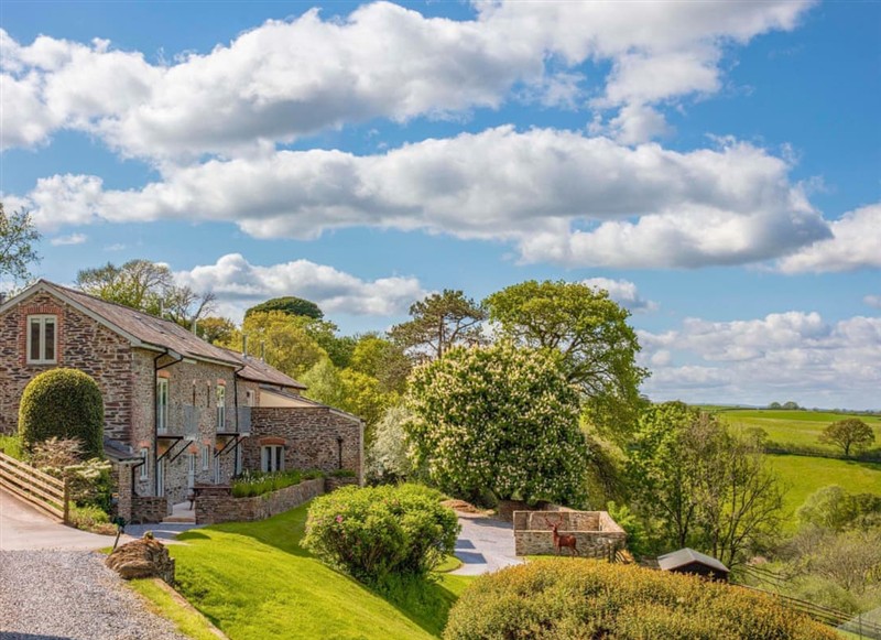 Swallow Cottage, Dartmouth has a hot tub