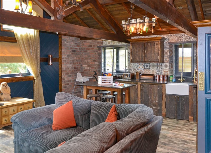 Tawitawoo Lodge, Felton, near Morpeth has a hot tub