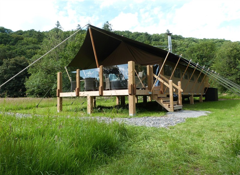 Teifi, Newcastle Emlyn, Ceredigion has a hot tub