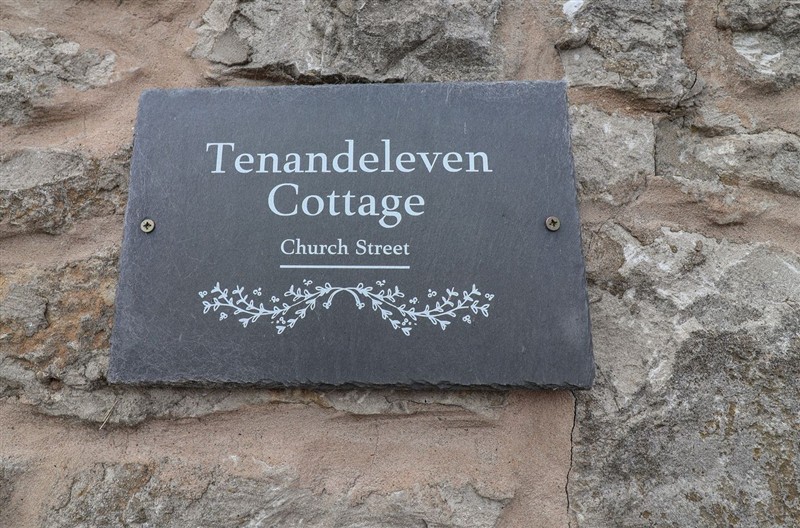 Tenandeleven Cottage, Henllan, Denbighshire sleeps 8 people