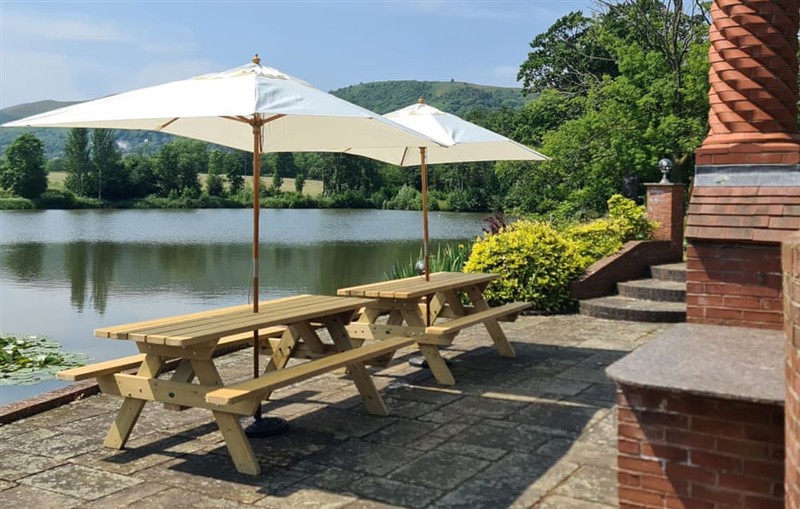 Thatch Gate, Malvern sleeps 14 people