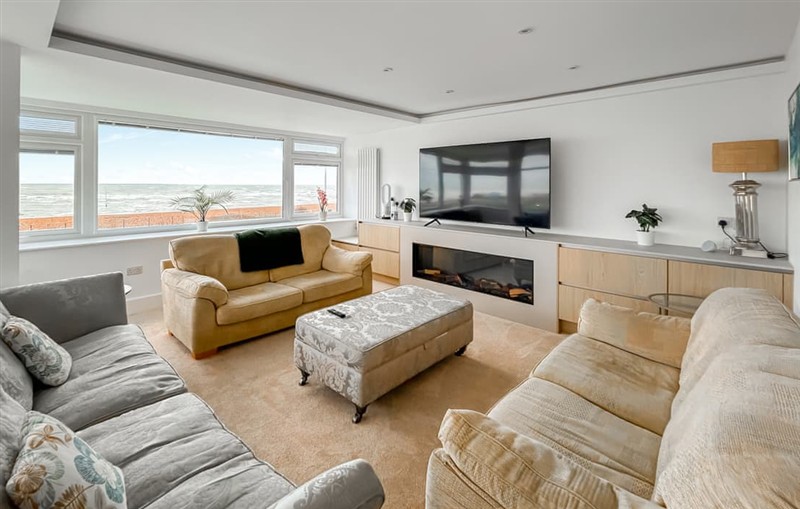 The Beach House, Worthing sleeps 12 people