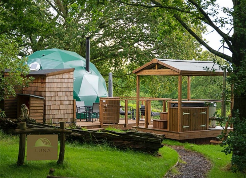 The Cob House, Tunbridge Wells has a hot tub