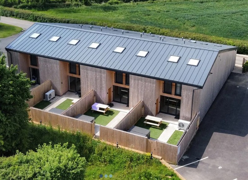 The Crows Nest, Gloucestershire has a hot tub