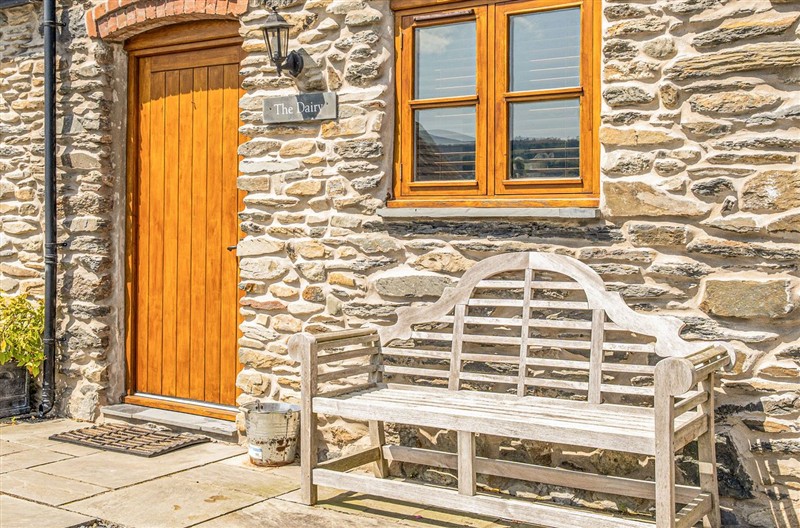 The Dairy, Corwen, Denbighshire sleeps 8 people