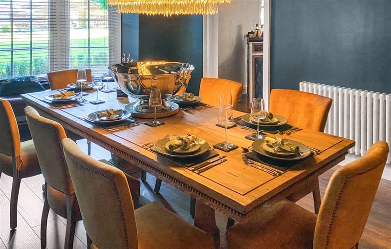 The Farmhouse, Featherstone, near Wakefield sleeps 8 people