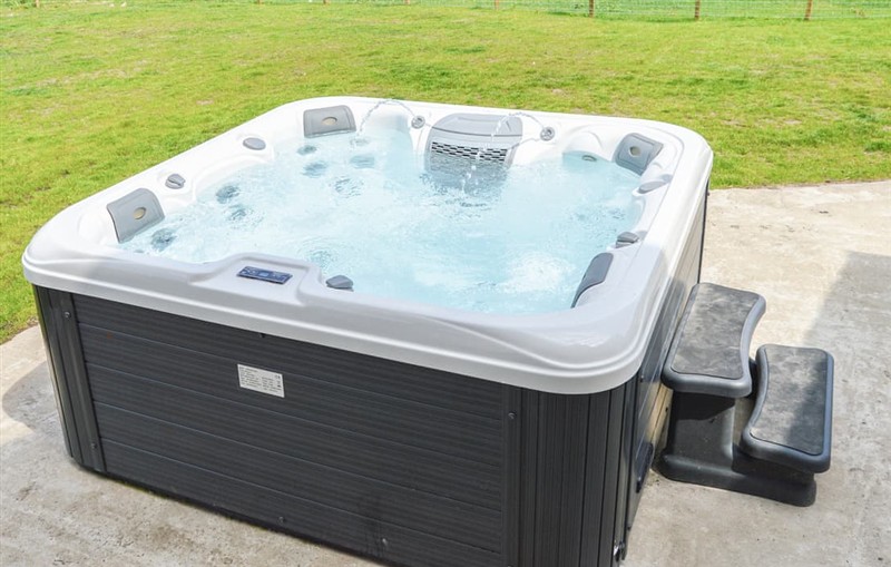 The Farmhouse, Linlithgow sleeps 13 people