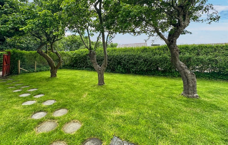 The Farmhouse, Mold and the Clwydian Range sleeps 8 people