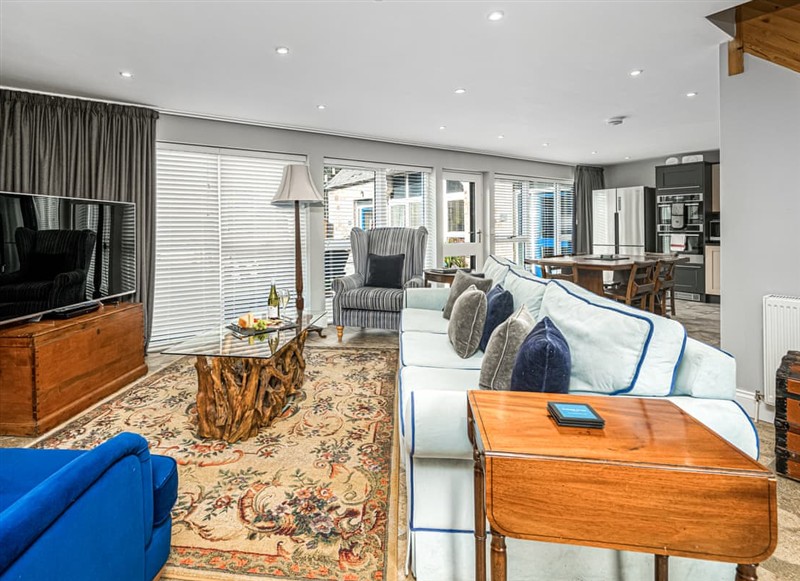 The Hay Loft, Carnoustie has a hot tub