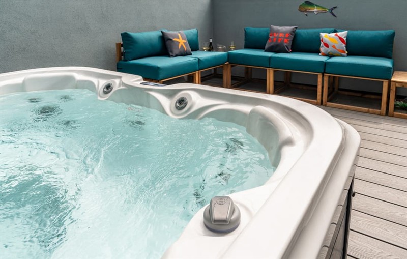 The MeadowField, Newquay sleeps 8 people