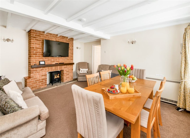 The Old Dairy Loft, Thirsk has a hot tub