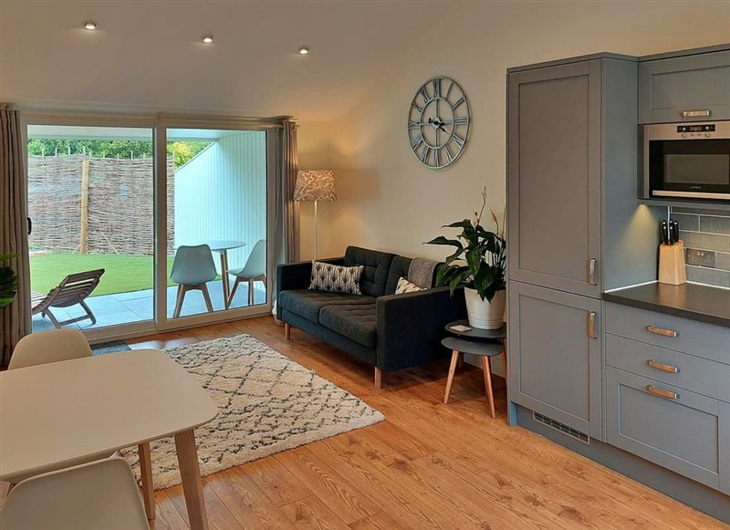 The Old Engine House Little Dunley, Bovey Tracey has a hot tub