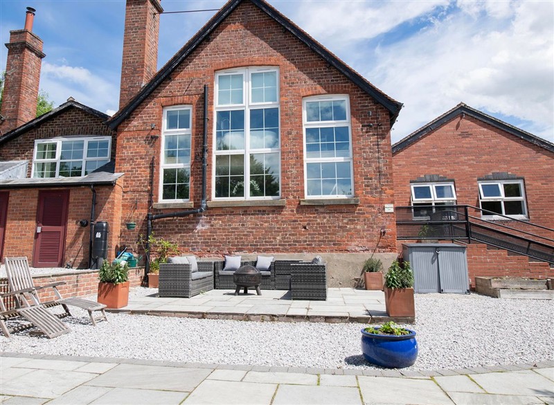 The Old School House, Langtoft, East Riding of Yorkshire has a hot tub