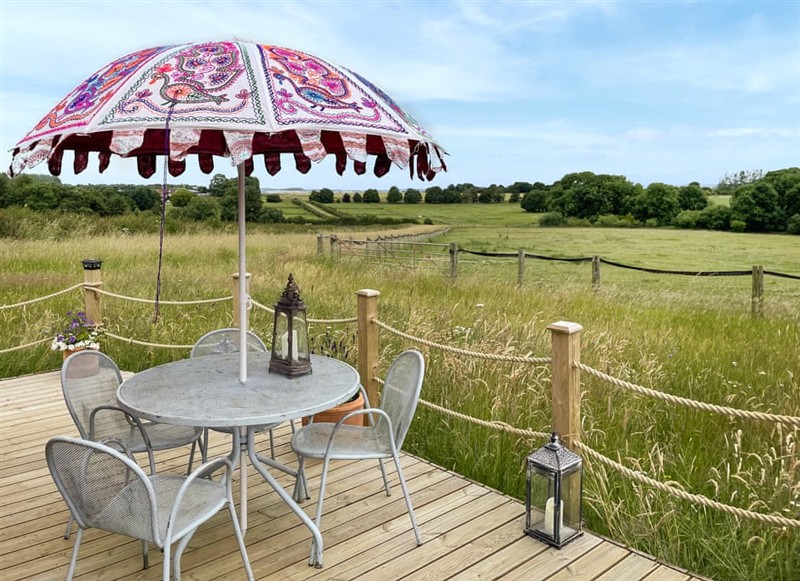 The Old Workshop Barn, Banbury has a hot tub