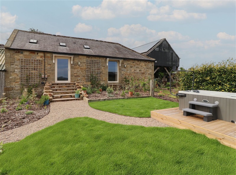 The Owl's Rest, Rothbury, Northumberland has a hot tub