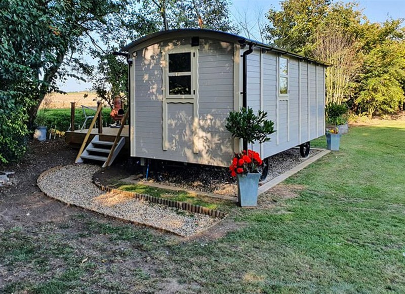 The Pheasant, Great Ellingham has a hot tub