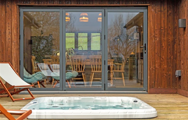 The Pig on the Hill - Truffle House, Westward Ho! sleeps 6 people