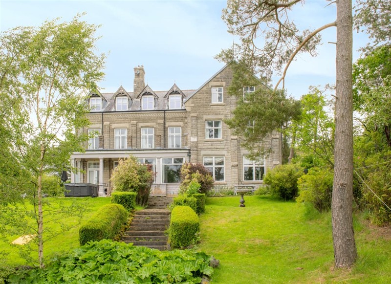 The Pump House, Stanhope has a hot tub