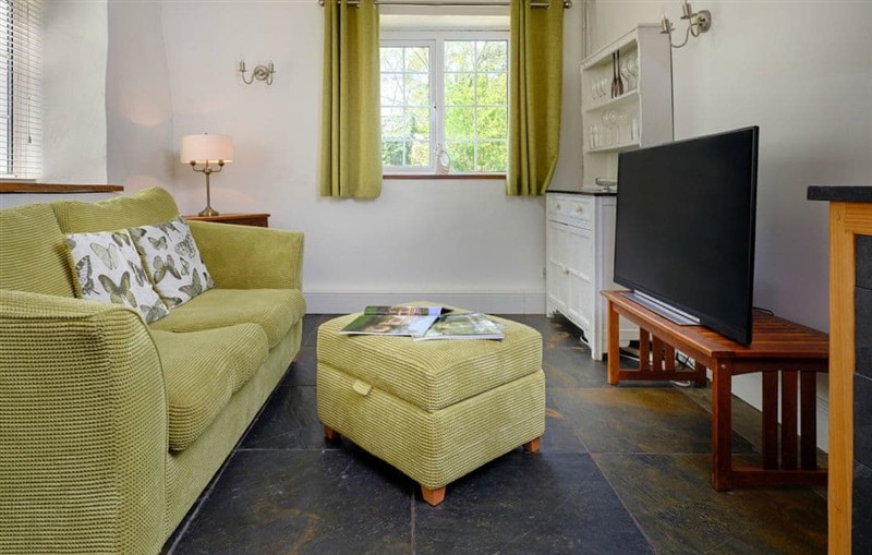 The Retreat - The Den, West Anstey sleeps 2 people