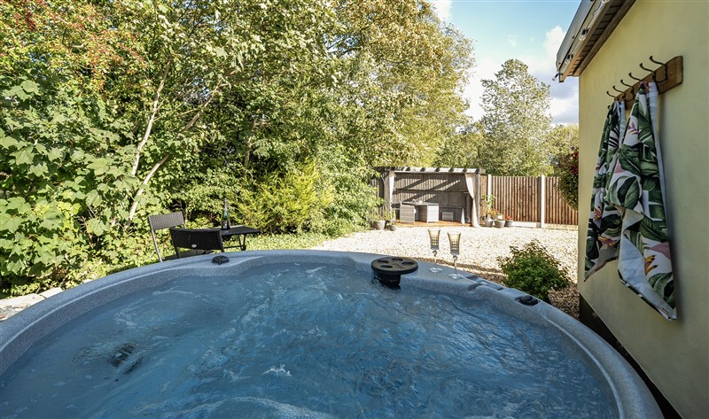 The Stables, near Stalmine, Lancashire sleeps 2 people