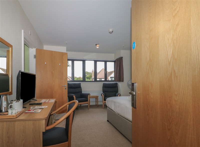 The Watchtower at Marine Court, Littlehampton, West Sussex has a hot tub