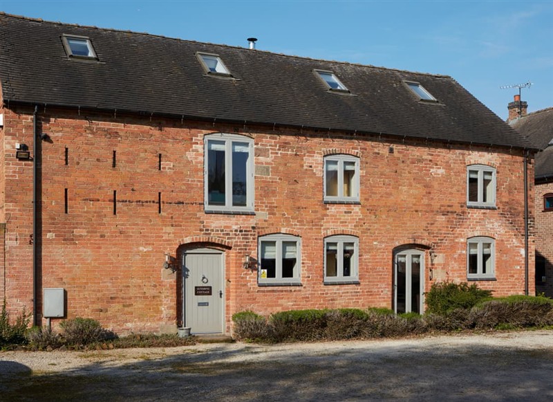 The Water’s Reach, Derby has a hot tub