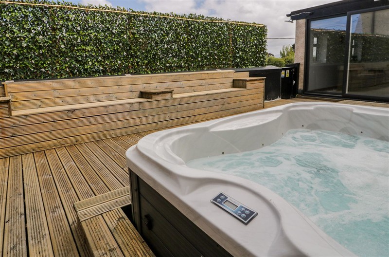 The Wendover, Towyn, Conwy sleeps 16 people
