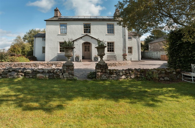Three Mile House, Kirkby Lonsdale, Yorkshire Dales sleeps 10 people