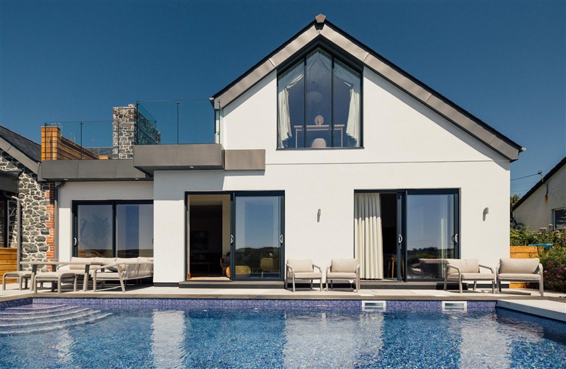 Trevean, Mullion, Cornwall has a hot tub