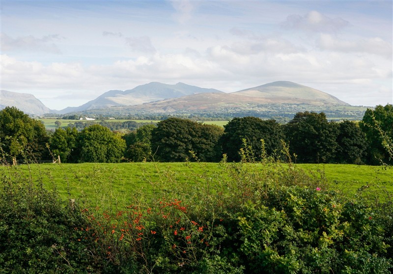 Trigfa, Brynsiencyn near Llanfairpwllgwyngyll, Ynys Môn / Isle of Anglesey sleeps 2 people
