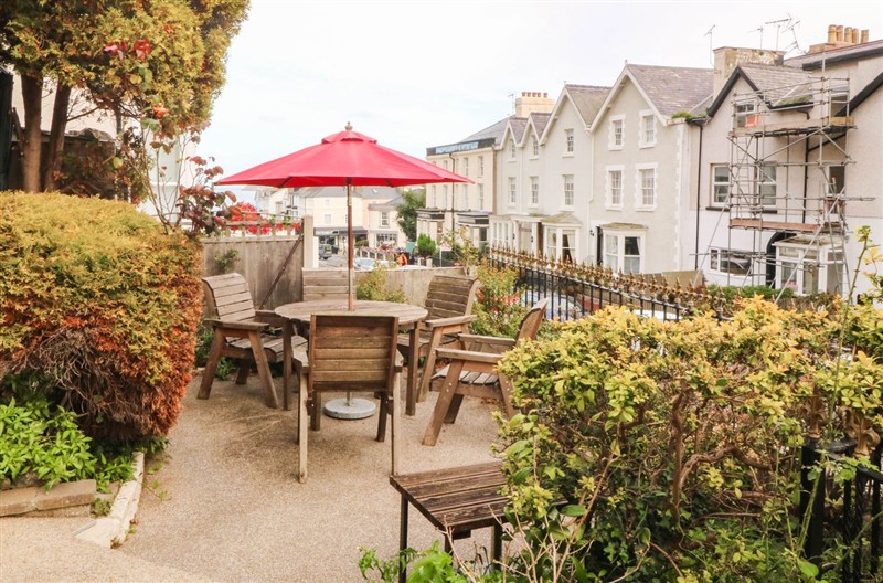 Tudno Lodge, Llandudno, Conwy sleeps 12 people
