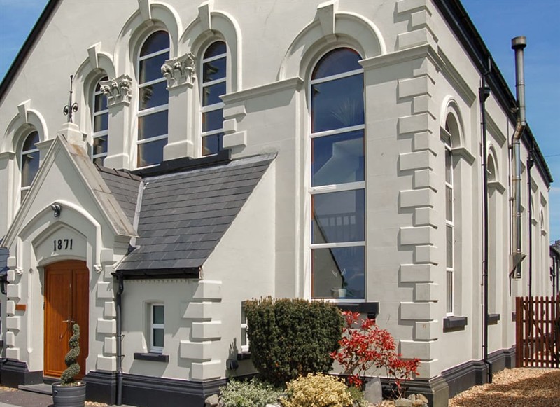 Ty Capel, Tywyn has a hot tub