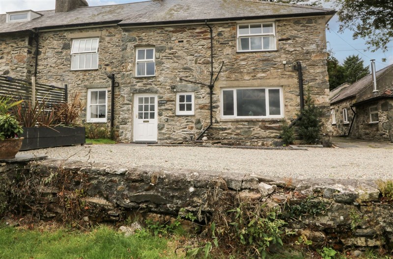 Ty Mawr, Pentrefelin, Gwynedd sleeps 8 people