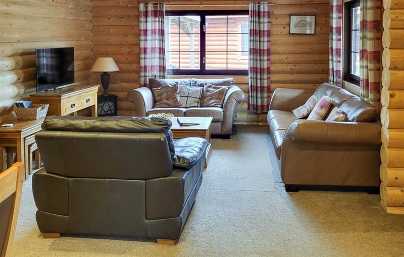 Tyne Log Cabin, Felton, near Morpeth sleeps 6 people