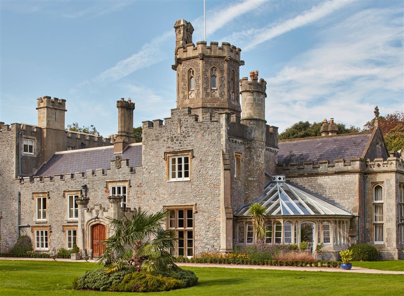 Uphill Manor, Uphill near Weston-Super-Mare, Somerset has a hot tub