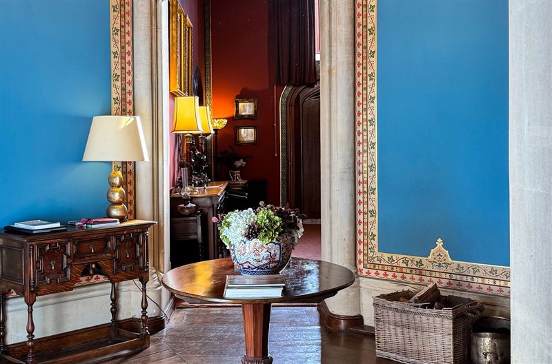 Uphill Manor, Uphill near Weston-Super-Mare, Somerset sleeps 10 people