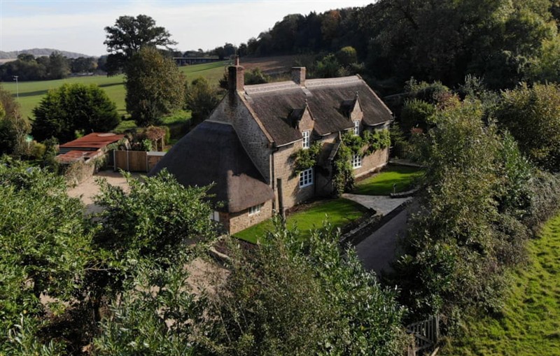 Velvetmoor Cottage, Chard sleeps 8 people