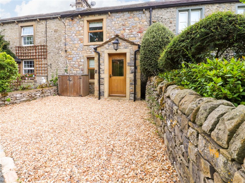 Welly Bob Cottage, Airton, Yorkshire Dales has a hot tub
