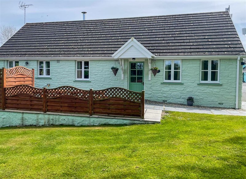 Wheel, Penparc has a hot tub