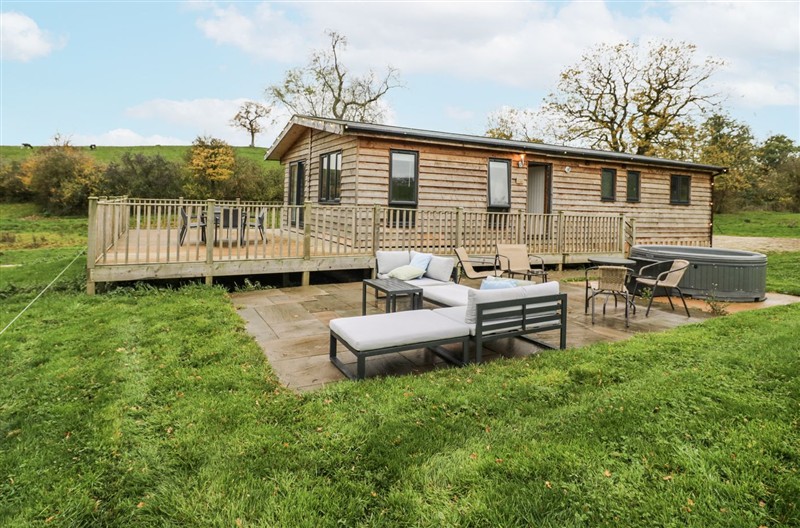 Willow Lodge, Admaston near Abbots Bromley, Staffordshire sleeps 6 people