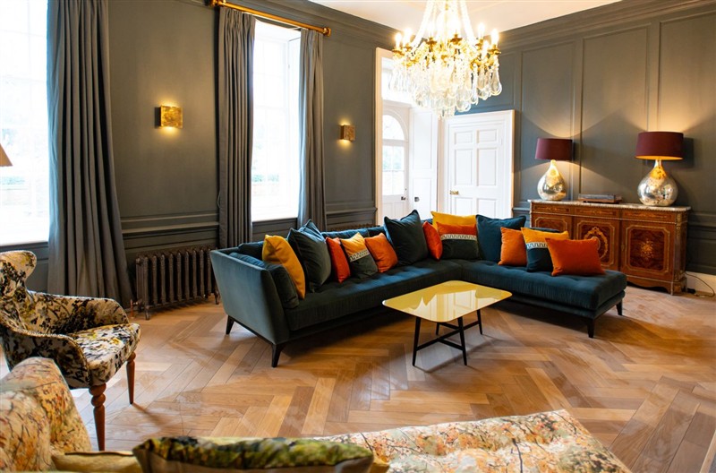 Wren Place Hall, Worsbrough, South Yorkshire sleeps 18 people